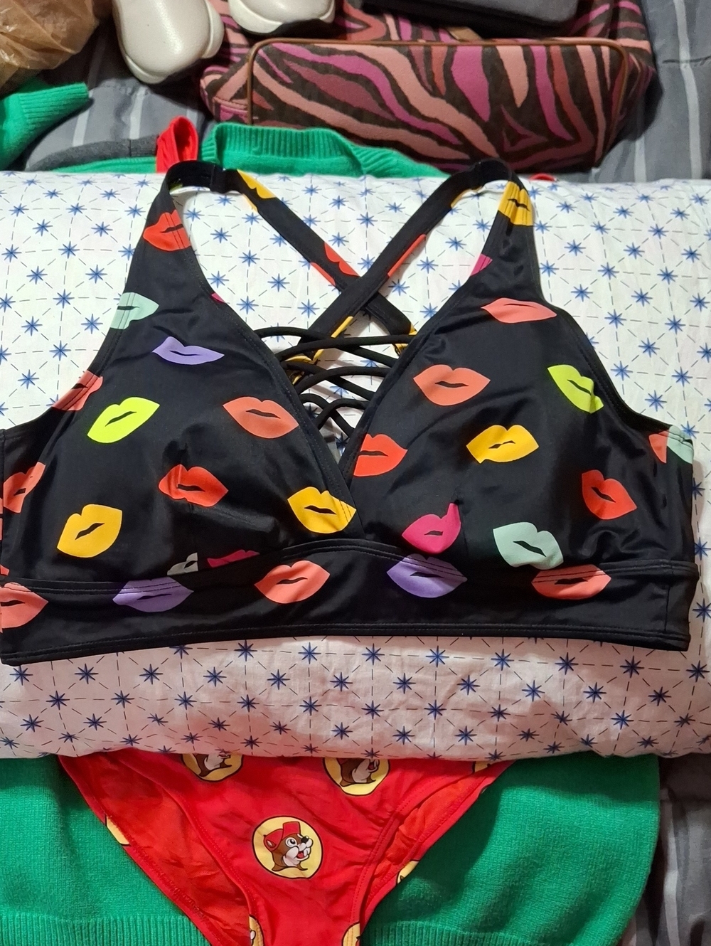 Torrid Black Lip-Print Crisscross Bralettetortid Sz 1